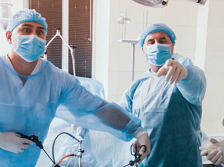 Ärzteteam bei ERCP-Operation